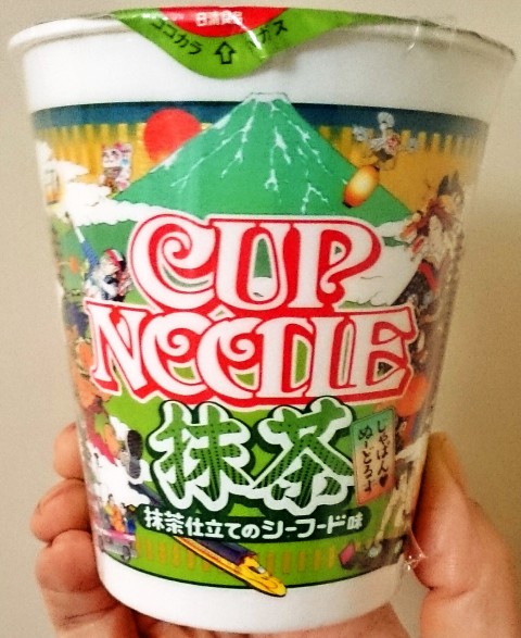 日清「カップヌードル 抹茶 抹茶仕立てのシーフード味」