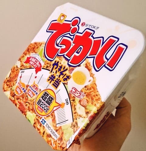 マルちゃん「でっかいやきそば弁当」