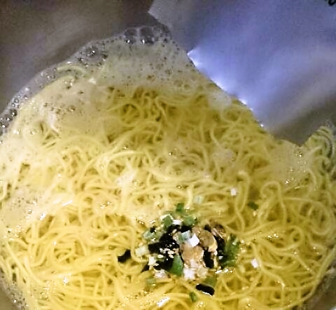 かやくを入れる