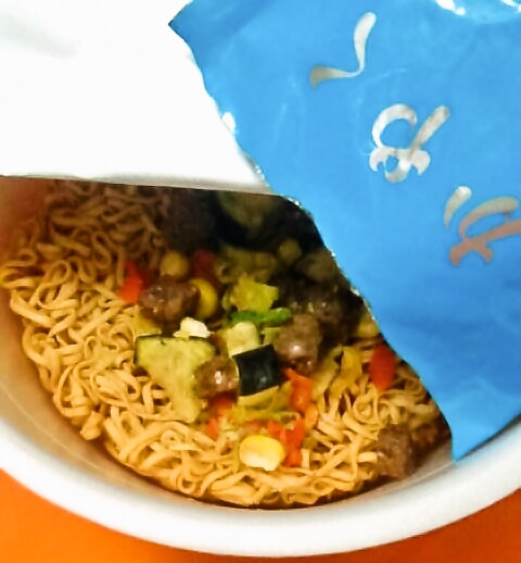 日清「チキンラーメンどんぶりＢＢＱ風カレー味」