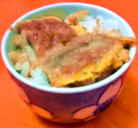 セブンイレブン「ヒレカツ丼おむすび」