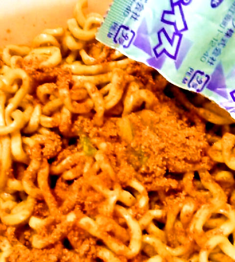 エースコック「ＣｏＣｏ壱番屋監修カレー油そば」