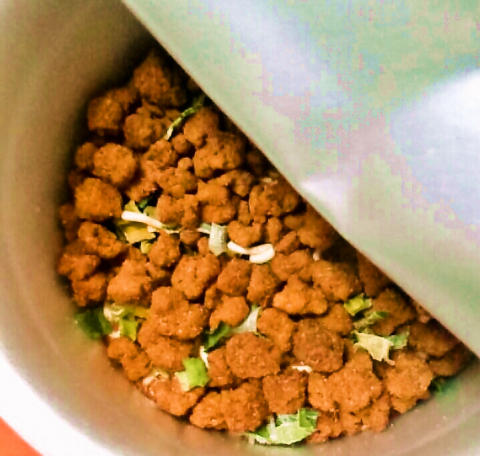 サッポロ一番「名古屋台湾ラーメン 辛さ強め ご当地マシマシ 肉特盛」