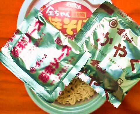 徳島製粉「ＮＥＯ金ちゃん焼きそば 復刻版」