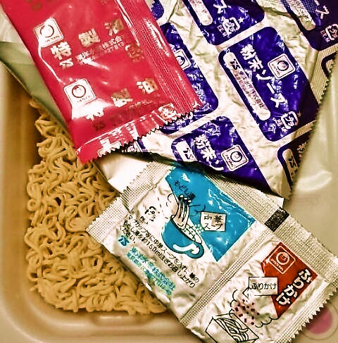 マルちゃん「やきそば弁当 たらこ味バター風味」