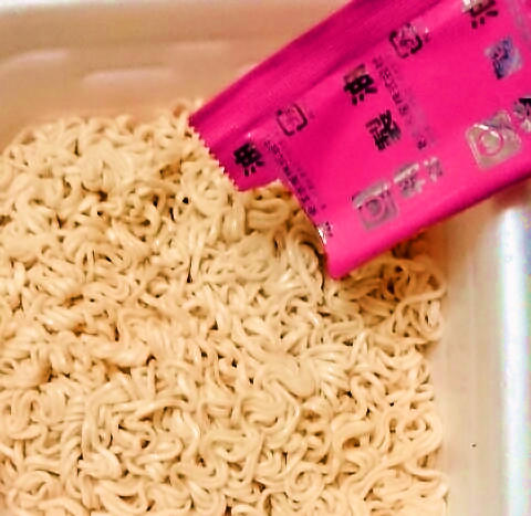 マルちゃん「やきそば弁当 たらこ味バター風味」