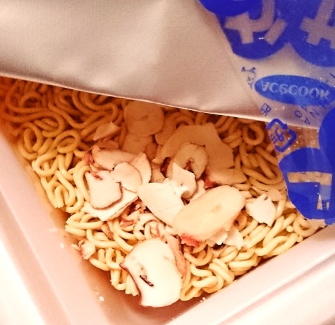 エースコック「スーパーカップ大盛り よっちゃん風いか焼そば」