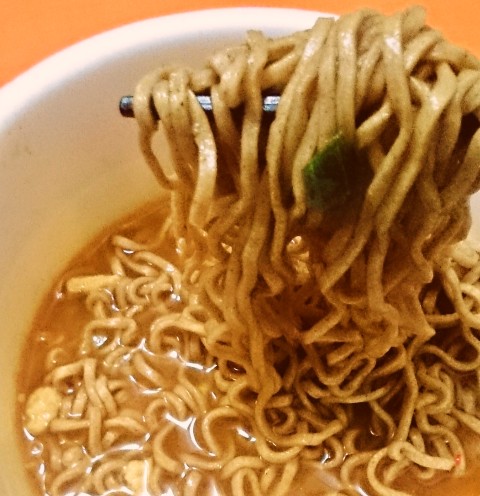 エースコック「ＣｏＣｏ壱番屋監修とび辛鶏南蛮カレーそば」