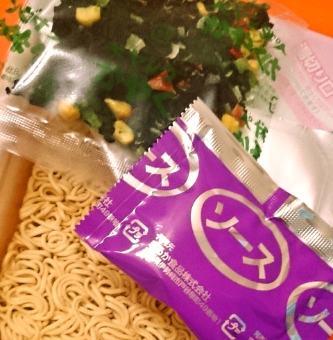 まるか食品「ペヤングわかめＭＡＸやきそば」