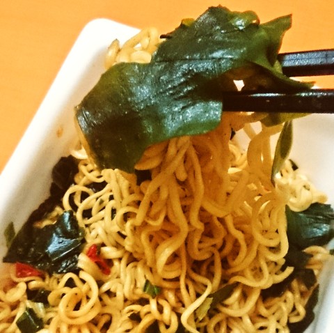 まるか食品「ペヤングわかめＭＡＸやきそば」