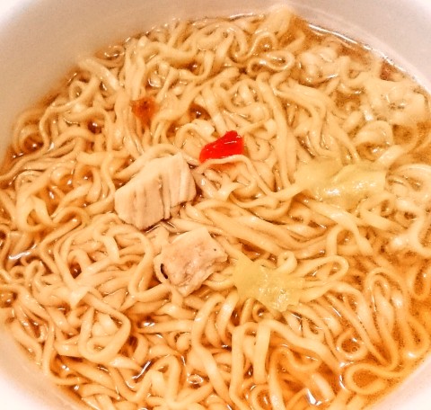 日清「チキンラーメンどんぶり チキンのアヒージョ風」