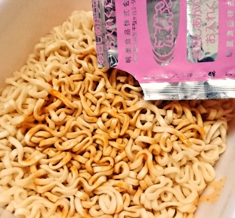 カップ麺明星「麺屋こころ監修 チーズ台湾まぜそば 大盛」