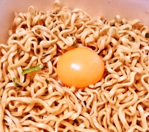 カップ麺明星「麺屋こころ監修 チーズ台湾まぜそば 大盛」