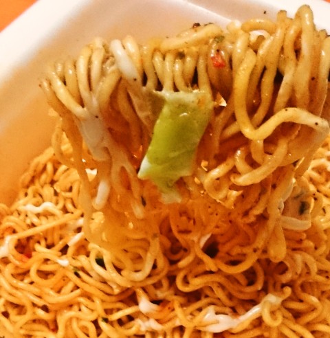 明星「一平ちゃん夜店の焼そば カラムーチョホットチリ味」