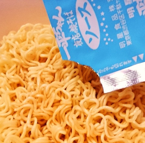 明星 一平ちゃん夜店の焼そば ショートケーキ味