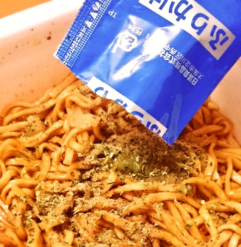 カップ麺「日清焼そばＵ．Ｆ．Ｏ．極太 お好み焼味マシ×２マヨネーズ」