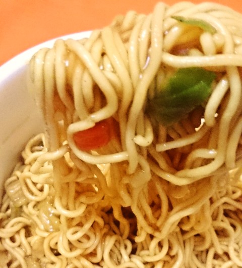 サンポー「汁なしカレーまぜそば」