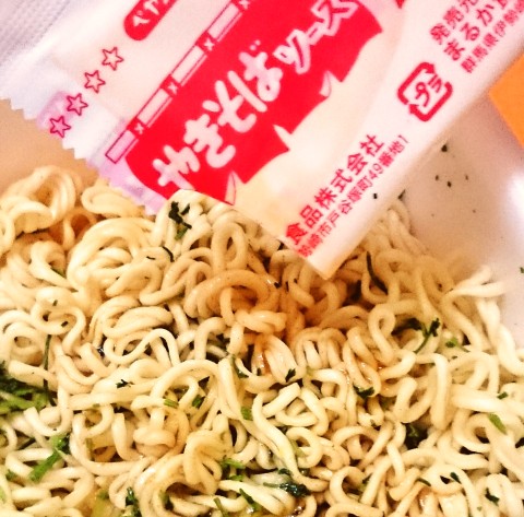 まるか食品「ペヤング パクチーＭＡＸやきそば」