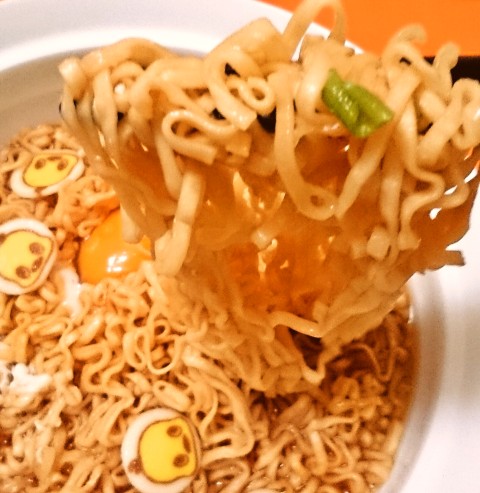 日清「チキンラーメン 酉年記念 ひよこちゃんナルト入り」