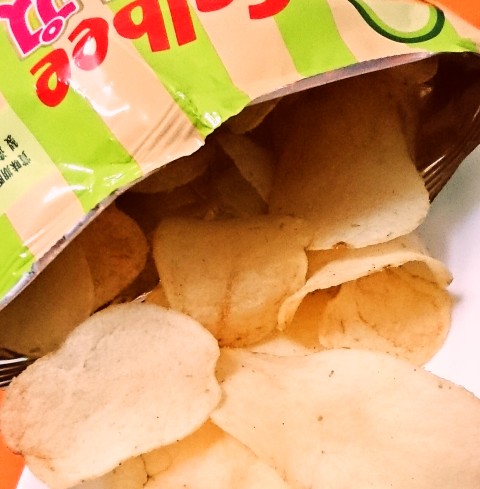 カルビー「ポテトチップス アボカドマヨ味」