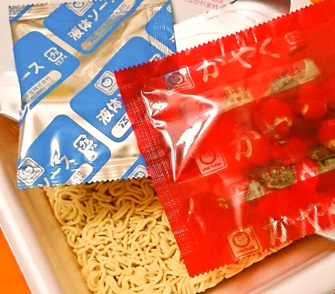 マルちゃん「俺の塩で俺は勝つ 鶏しお焼そば」