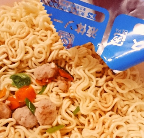 マルちゃん「俺の塩で俺は勝つ 鶏しお焼そば」