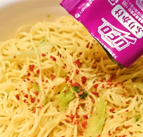 日清焼そばＵ．Ｆ．Ｏ．梅こぶ茶 梅こぶ茶の旨み広がる塩焼そば