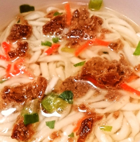 日清のどん兵衛 すき焼き 肉汁の旨みたっぷりすき焼き風うどん