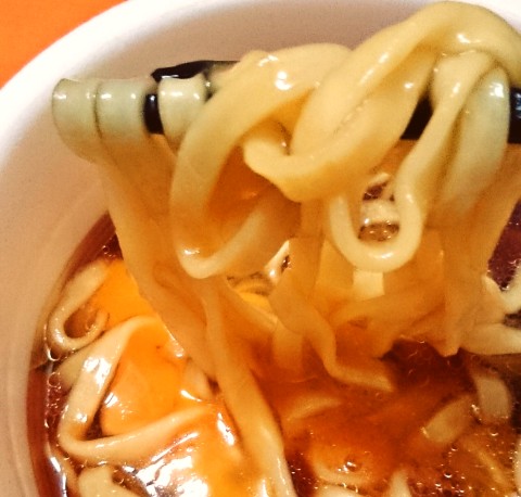 日清のどん兵衛 すき焼き 肉汁の旨みたっぷりすき焼き風うどん