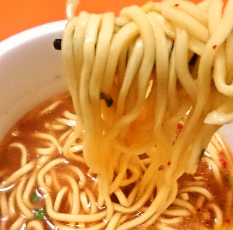 日清デカブト パワフル生姜焼き風味 濃コク醤油