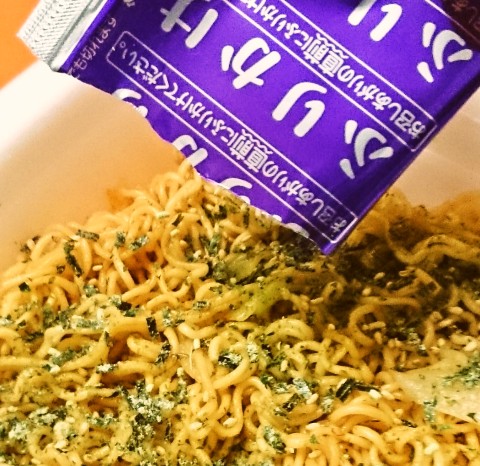 明星「一平ちゃん夜店の焼そば わさびマヨ醤油味」