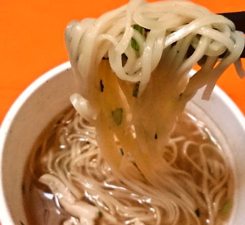 日清「セブンプレミアム 台湾麺線」