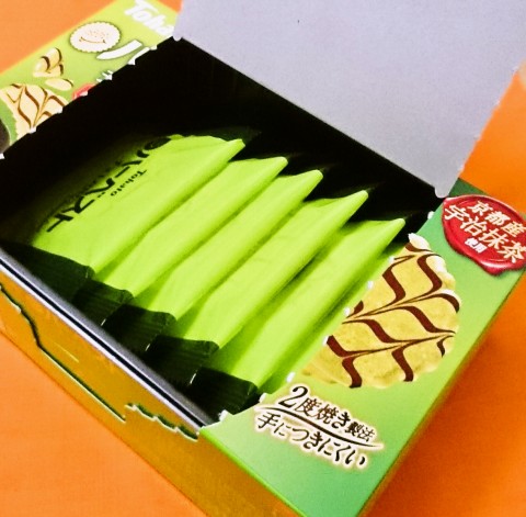 東ハト「ハーベスト チョコメリゼ ダブル抹茶」