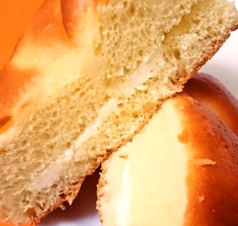 ヤマザキ「卵たっぷりのまーるいパン」