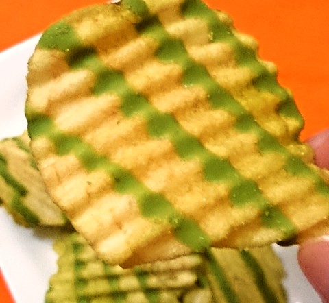 カルビー「ポテトチップス 贅沢抹茶」