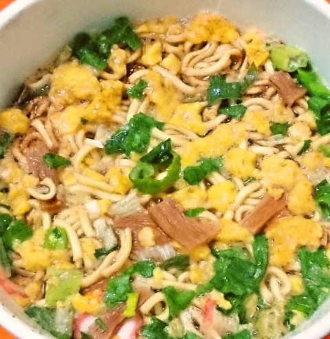 エースコック「タマゴが決め手 とろうま濃厚中華そば」