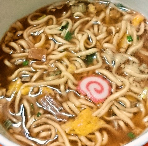 エースコック「タマゴが決め手 とろうま濃厚中華そば」