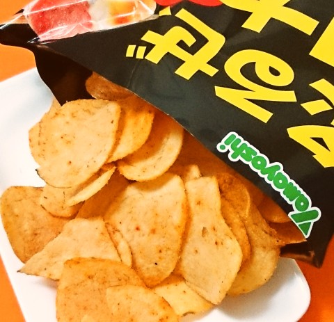 山芳「ポテトチップス 炙り明太チーズ味」