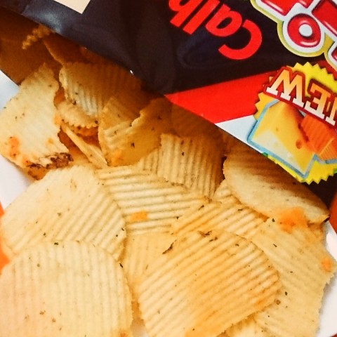 カルビー「ピザポテト」