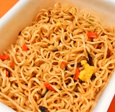 まるか食品「ペヤング 酸辣ＭＡＸやきそば」