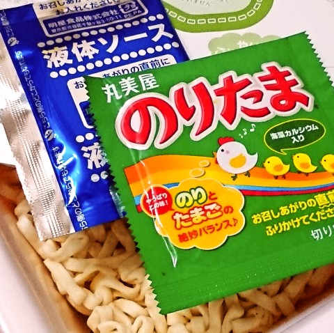 明星「のりたま 焼うどん だし醤油味」