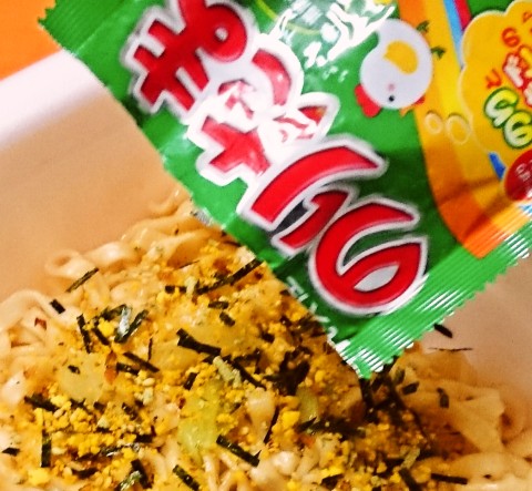 明星「のりたま 焼うどん だし醤油味」