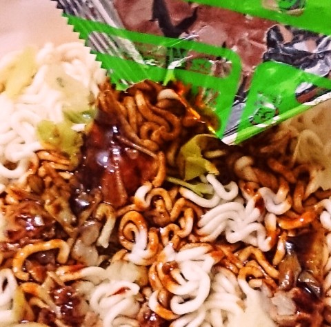 マルちゃん「やきそば弁当 激辛」