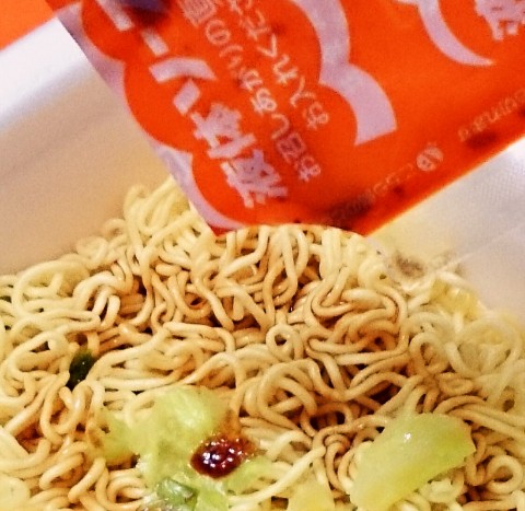 明星「一平ちゃん夜店の焼そば すだちポン酢醤油味」