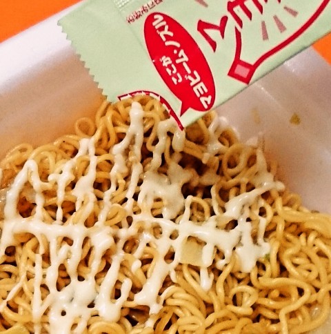 明星「一平ちゃん夜店の焼そば すだちポン酢醤油味」