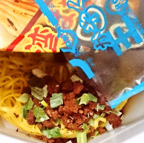 日清ラ王ＰＲＥＭＩＵＭ 台湾まぜそば