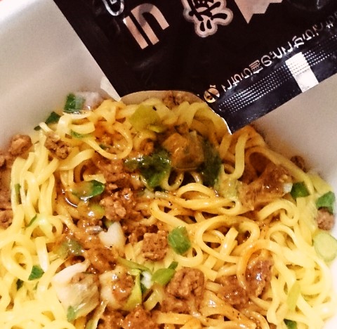 日清ラ王ＰＲＥＭＩＵＭ 台湾まぜそば