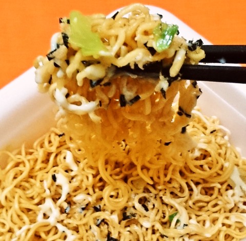 明星「一平ちゃん夜店の焼そば ツナマヨ味」