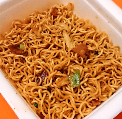 日清「出前一丁まぜそばカップ」