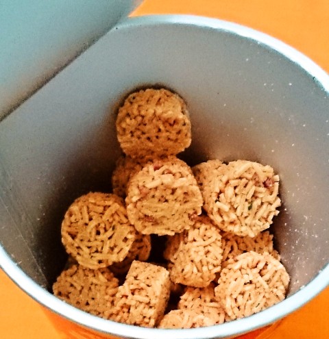 おやつカンパニー「ベビースターラーメン丸 トムヤムクン味」